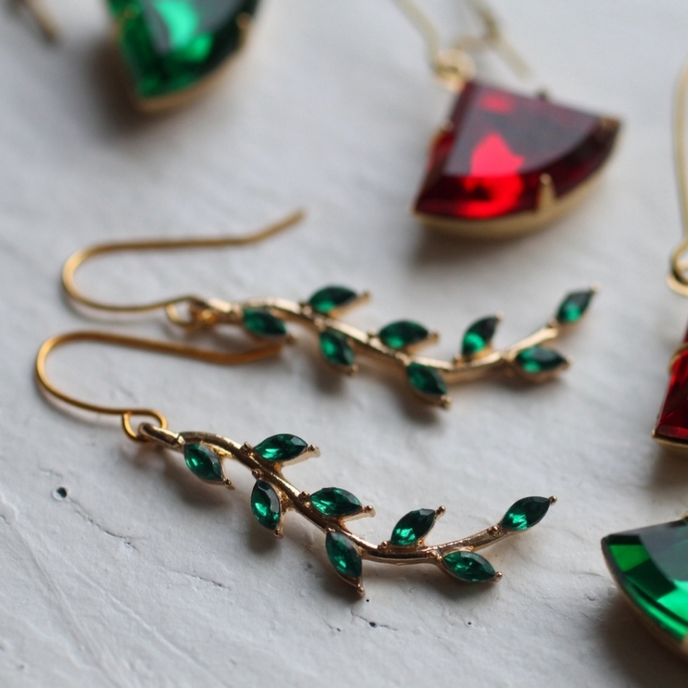 Emerald green leafed earings